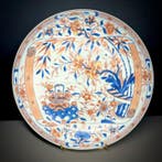 ANTIEKE CHINESE VERGULD IMARI CONCAAF DIENPLAAT / BORD, IN
