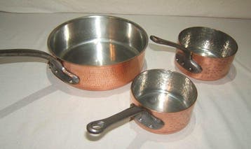Fabrication Française - 3 degelijke koperen Franse pannen -