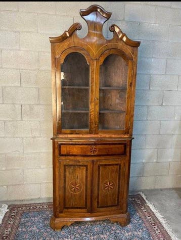 Hoekkast - Hout - Wordt in tweeën verdeeld., Antiek en Kunst