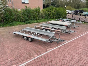 Autotransporter / Autoambulance te huur Meerdere op voorraad, Aanhangwagen