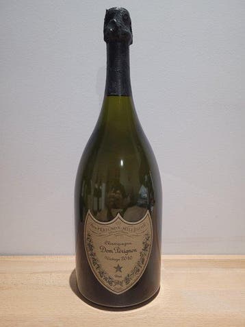 2010 Dom Pérignon - Champagne Brut - 1 Magnum (1,5 L), Verzamelen, Nieuw