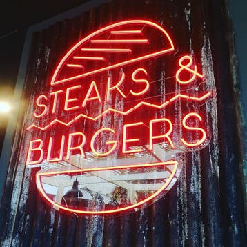 Led NEON lamp - verkrijgbaar in iedere tekst en ontwerp, Huis en Inrichting, Lampen | Overige, Verzenden, Nieuw