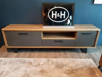 Cubo lowboard - 210 cm **SHOWROOMMODEL**, Nieuw