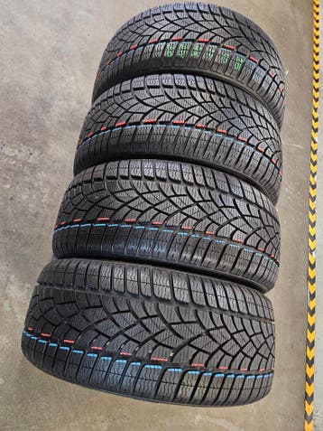 215/40/17 87V AO DUNLOP WINTERBANDEN 7,6MM PROFIEL DEMO 4X, Auto-onderdelen, Ophalen, 17 inch, Winterbanden, Band(en)