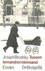 Tussen Iemand En Niemand, Boeken, Ophalen of Verzenden, Nieuw