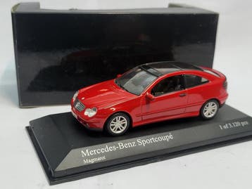 Minichamps Mercedes-Benz Sportcoupé 2001 Magma Rood - 1:43, Hobby en Vrije tijd, Ophalen of Verzenden, Nieuw