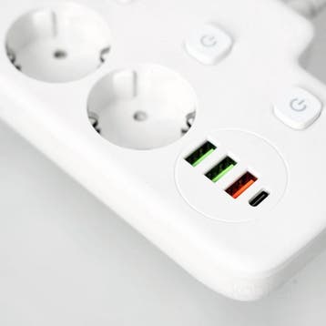 Kobi Verlengsnoer - 2 stopcontacten + 3x USB-A & 1x USB-C..., Ophalen of Verzenden, Nieuw