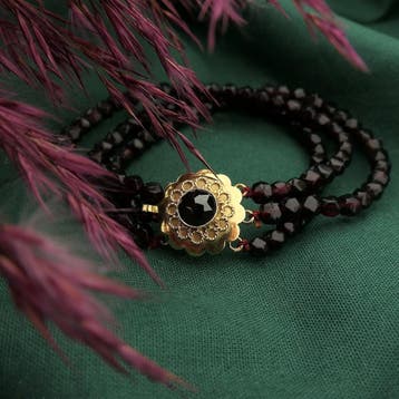 Antiek glaskralen armband met gouden slot; 16 cm, Ophalen of Verzenden, Gebruikt, Goud, Goud