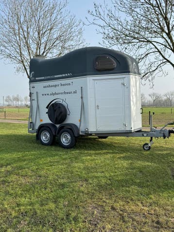 Paardentrailer met zadelkamer te huur, Ophalen, Zo goed als nieuw