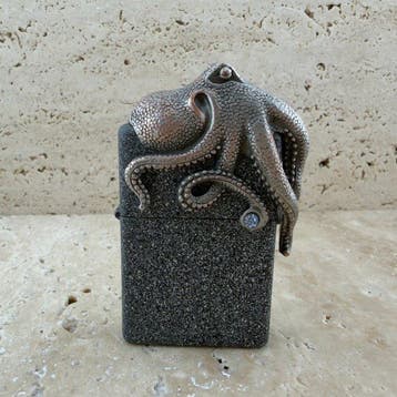 Zippo - Kraken Sculpture 3D - Stone Crackle - Zonder, Nieuw