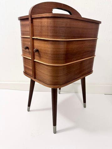 Naaidoos - Teak