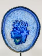 Blue Agate - rock crystal geode on stand Gepolijste -