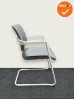 Vergaderstoel Tom - Grijs gestoffeerd met een wit onderstel, Vergader- of Presentatieruimte, Ophalen of Verzenden, Gebruikt, Stoel