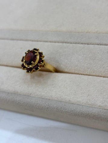 Ring - 18 karaat Geel goud - Granaat, Sieraden, Tassen en Uiterlijk, Nieuw