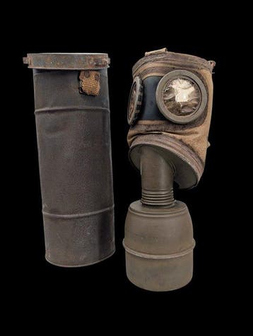 1 Ancien Masque à Gaz Français WW2 / Curiosity - Werktuig, Antiek en Kunst