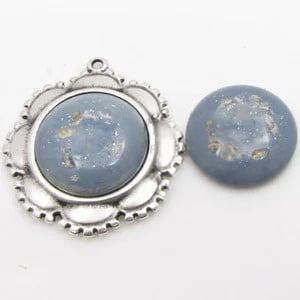 1 x Polaris  Cabochon 12mm Jais Grey (Cabochons en camée), Hobby en Vrije tijd, Kralen en Sieraden maken, Ophalen of Verzenden