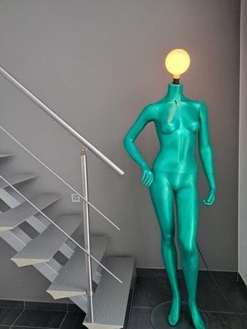 Hans Boodt - Mannequin - Unieke designlamp van etalagepop –