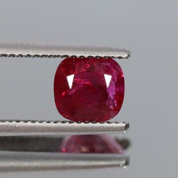 1 pcs Rood Robijn - 2.03 ct - Gemological Institute of, Nieuw