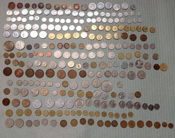 Italië, Wereld. Lotto monete miste - incluse 5 Lire