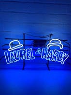 Neon sign - Laurel & Hardy, Nieuw