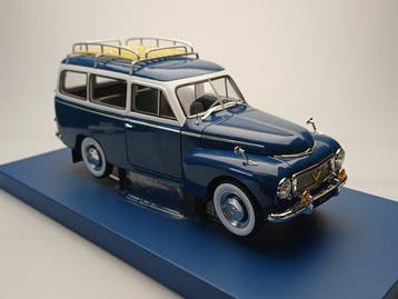 Volvo dealer 1:18 - Modelauto - Volvo PV445 Duett - Blauw, Hobby en Vrije tijd, Nieuw