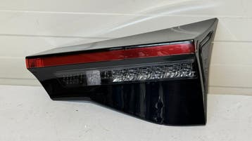 Toyota Yaris Cross LED rechter achterlicht rechts 815800DB70, Ophalen, Gebruikt, Toyota