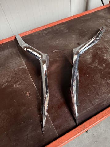 Gebruikte CHROM GRILLE FRONT-Links voor mazda 2020, Ophalen of Verzenden, Nieuw