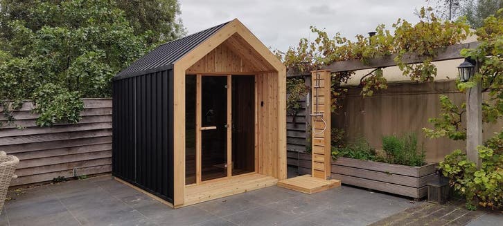 Geïsoleerde Red Cedar buitensauna met veranda, Sport en Fitness, Sauna, Fins of Traditioneel, Complete sauna, Nieuw, Verzenden