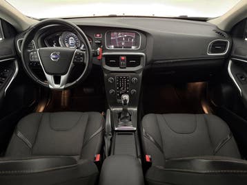 Volvo V40 1.5 T3 Momentum | Camera | Virtual | Clima |, Automaat, Euro 6, Nieuw, Zilver of Grijs