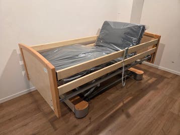 FMB Care 151 #50 Elektrisch Hoog LAAG LAAG Thuiszorg-bed, Verzenden, Zo goed als nieuw