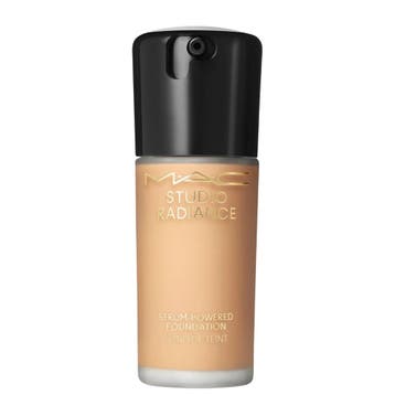 MAC Cosmetics - Studio Radiance Serum Foundation - NC37, Ophalen of Verzenden, Nieuw, Gehele gezicht, Make-up