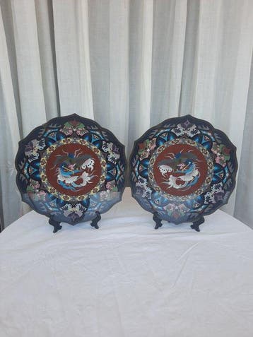 Bord (2) - Brons, Emaille - Paar cloisonné van 25 cm