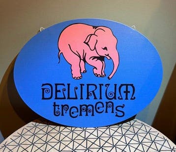Prachtig embleem Delirium-bier - Metalen plaat - 35 cm x 26