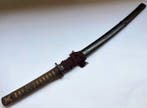 Lange koshirae met menuki, tsuba, fuchi-kashira met hoes -