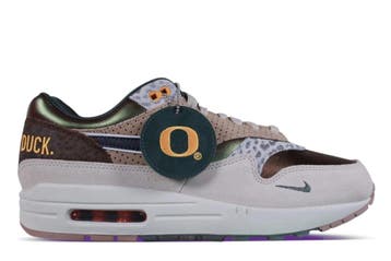 Nike Air Max 1 87 Premium University of Oregon PE • 45.5, Kleding | Heren, Schoenen, Ophalen of Verzenden, Nieuw, Nike, Sneakers of Gympen