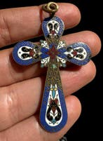 Bronze en Victoriaanse gotisch borstkruis in fijne