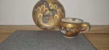 Shimazu-familie Shimazu-Mon – Arhats & Draken - Keramiek -