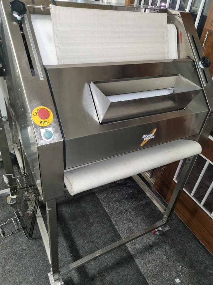Stokbroodmachine Baguette bakkerij inventaris veiling, Zakelijke goederen, Horeca | Keukenapparatuur, Nieuw in verpakking, Bakkerij en Slagerij