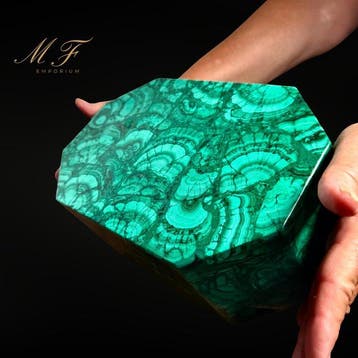 Zeer grote sieradendoos van malachiet - mineraal van eerste, Verzamelen, Mineralen en Fossielen