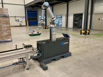 Online veiling: OLMIA, robotarm met bedieningspaneel, Nieuw