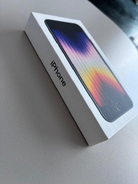 Apple iPhone SE 2022 (Black) with extras - Mobiele telefoon, Spelcomputers en Games, Spelcomputers | Overige Accessoires