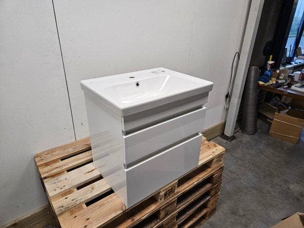 Badmeubel 60 x 46 cm glans wit met keramische wastafel met, Doe-het-zelf en Verbouw, Sanitair, Bad, Nieuw, Ophalen of Verzenden