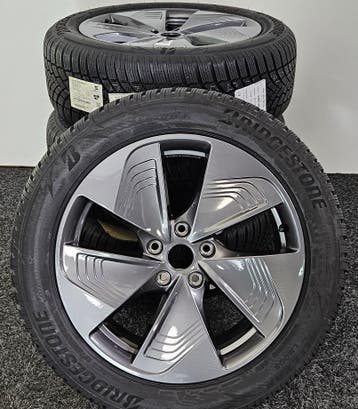 Winterset | 18 inch Cyclone | Cupra Born | Nieuw | ORIGINEEL, Auto-onderdelen, Banden en Velgen, 18 inch, 215 mm, Verzenden, Banden en Velgen