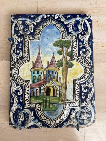 Grote gevormde Qajar architectonische tegel - 44 x 32 cm -