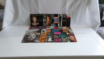 Edith Piaf, Charles Aznavour, Jacques Brel - 30 x 7 singles, Nieuw in verpakking