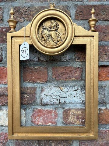 Lijst - 77. Antieke goud vergulde schilderijlijst. Voor