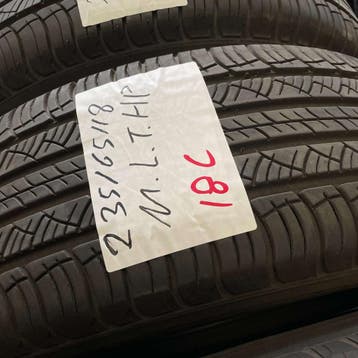2 x Michelin Latitude Tour HP 235-65-18 Zomerbanden 7mm, 18 inch, Gebruikt, Ophalen of Verzenden, 235 mm