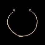 Viking periode Zilver Torque halsring of armband met