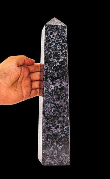 Grote 2,2 kg Indigo-gabbro (Merliniet) Generatorentoren –