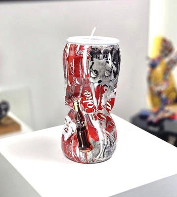 Patryk Konrad - Coca Cola pop art crushed can - limited, Antiek en Kunst